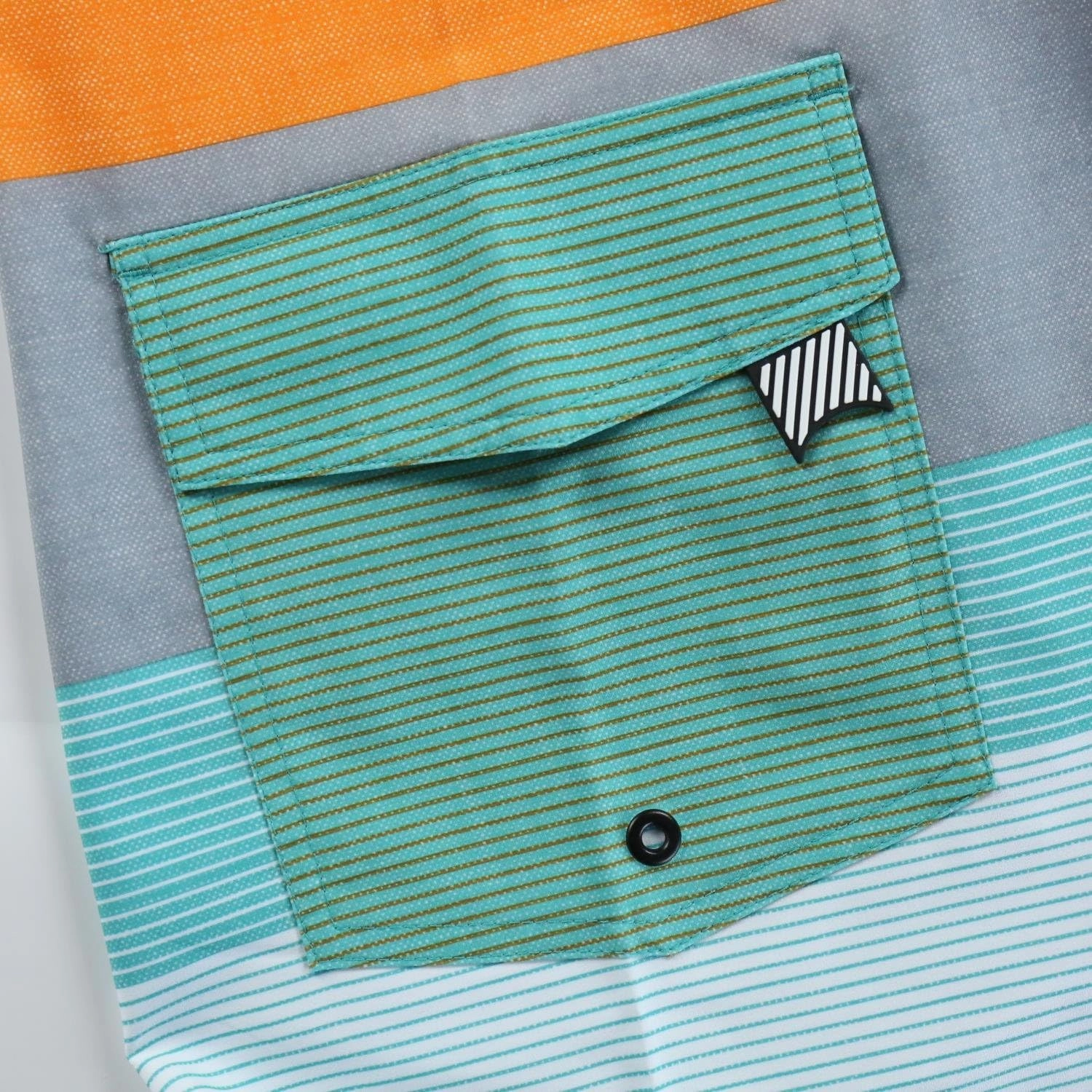 Men's Swim Trunks 22 Quick Dry Board Shorts with Key Keeper, No Mesh Lining - Perfect for Surfing & Swimming
