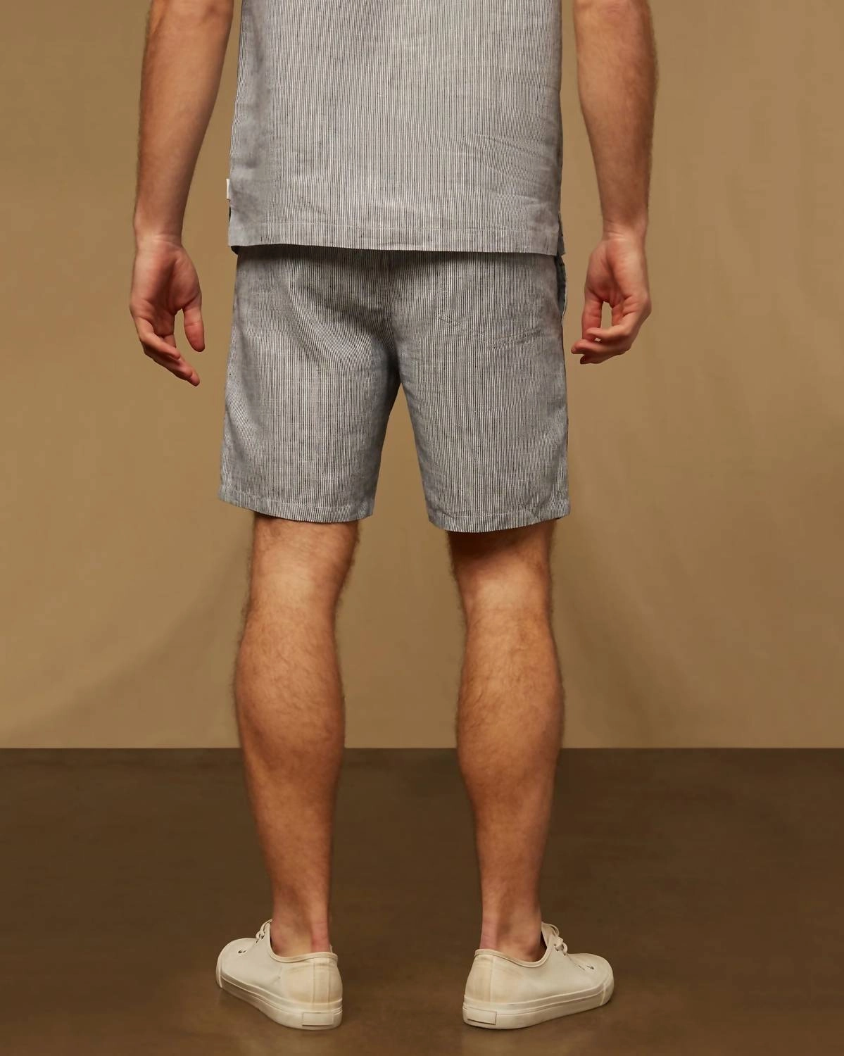 Men Water Resistant Linen Trunk In Navy/white